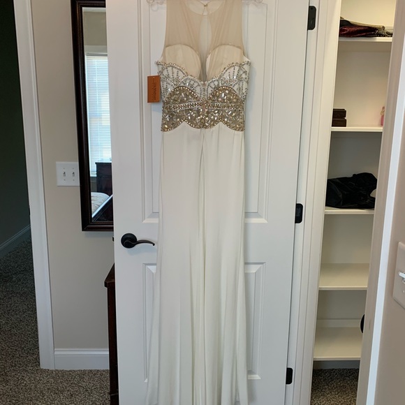 White Evening Gown Prom dress - Picture 4 of 7